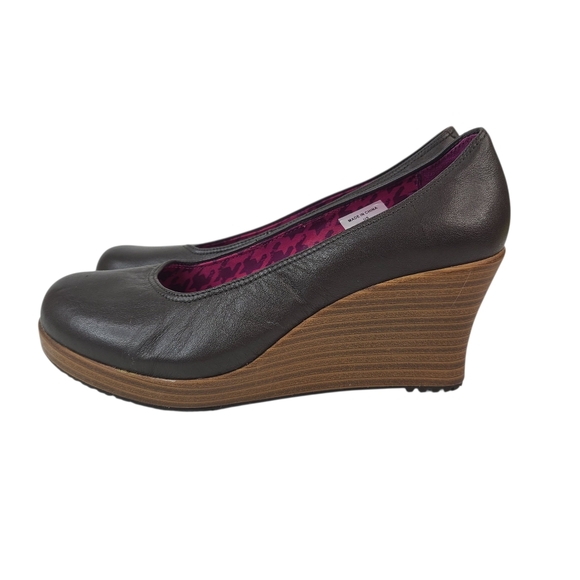 Crocs A-leigh Espresso & Walnut Leather Closed Toe Wedge Pumps Women's Size 6 - Picture 1 of 13